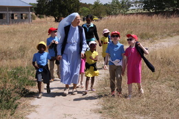 Immagine I BAMBINI ALBINI DELLA TANZANIA CHIEDONO IL VOSTRO AIUTO